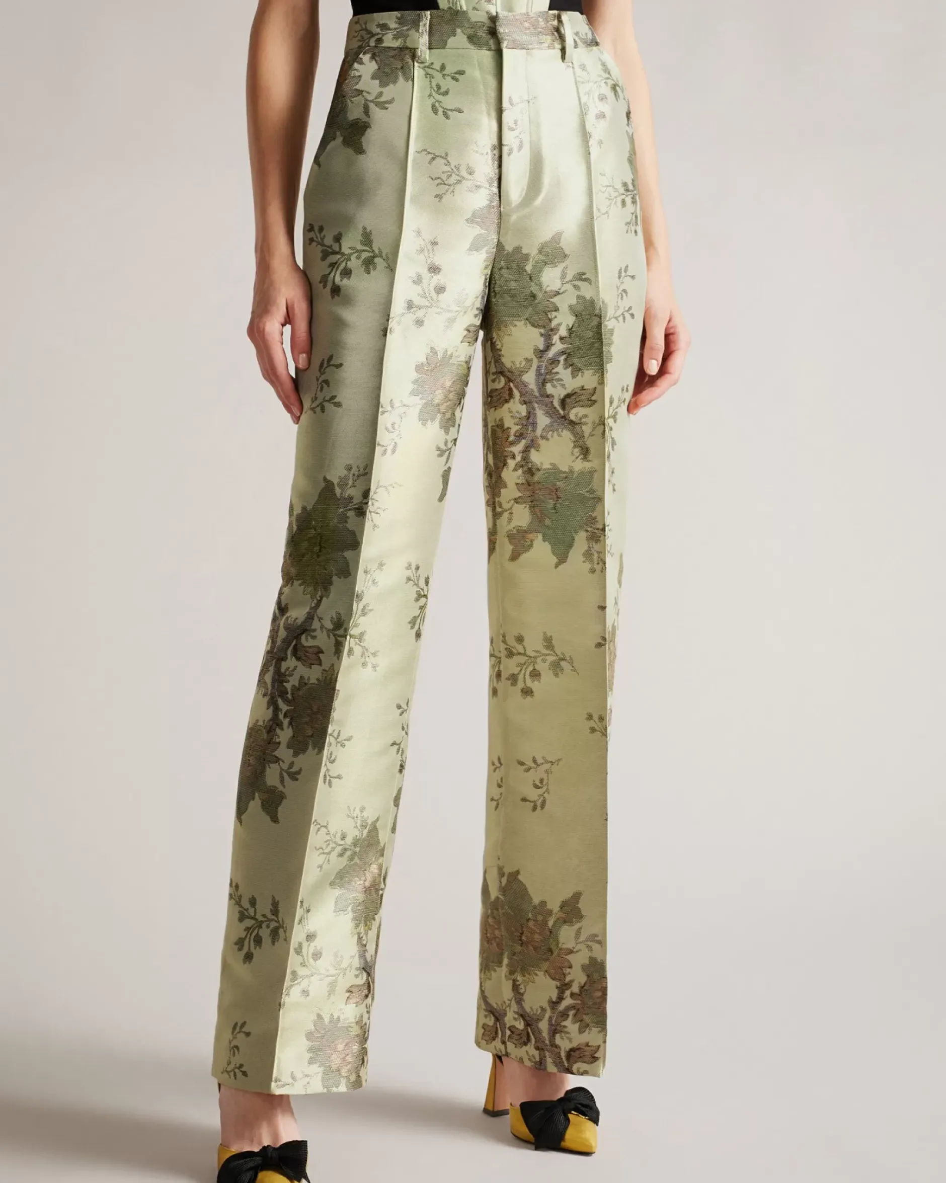 Sale Charlow Women Trousers & Shorts