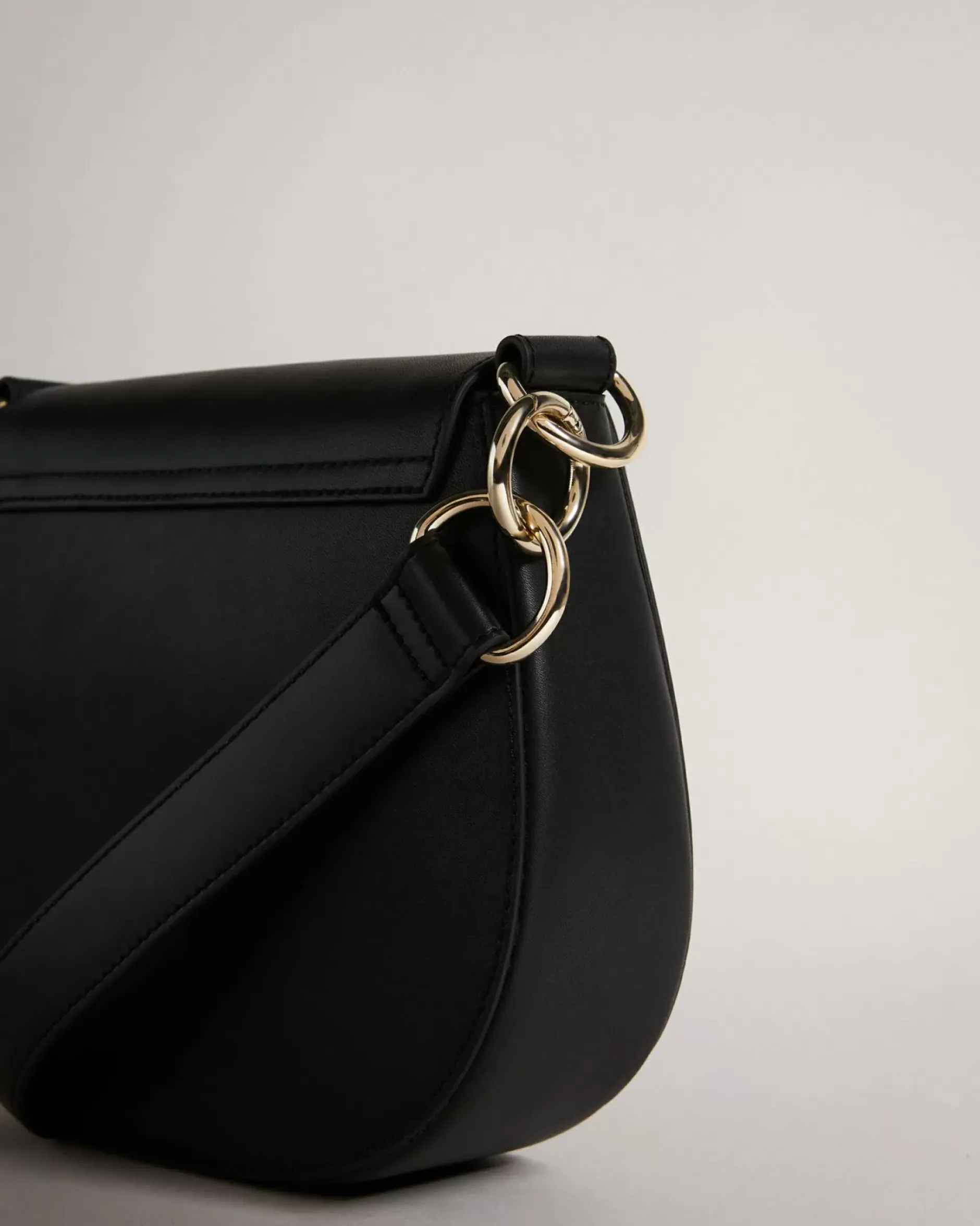 Discount Darcell Women Leather Bags