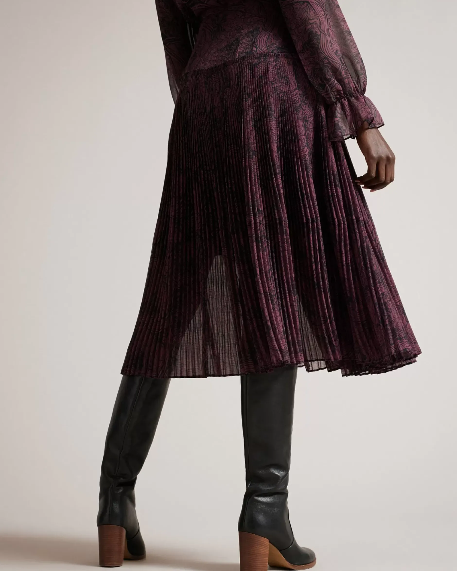 New Emmilia Women Skirts
