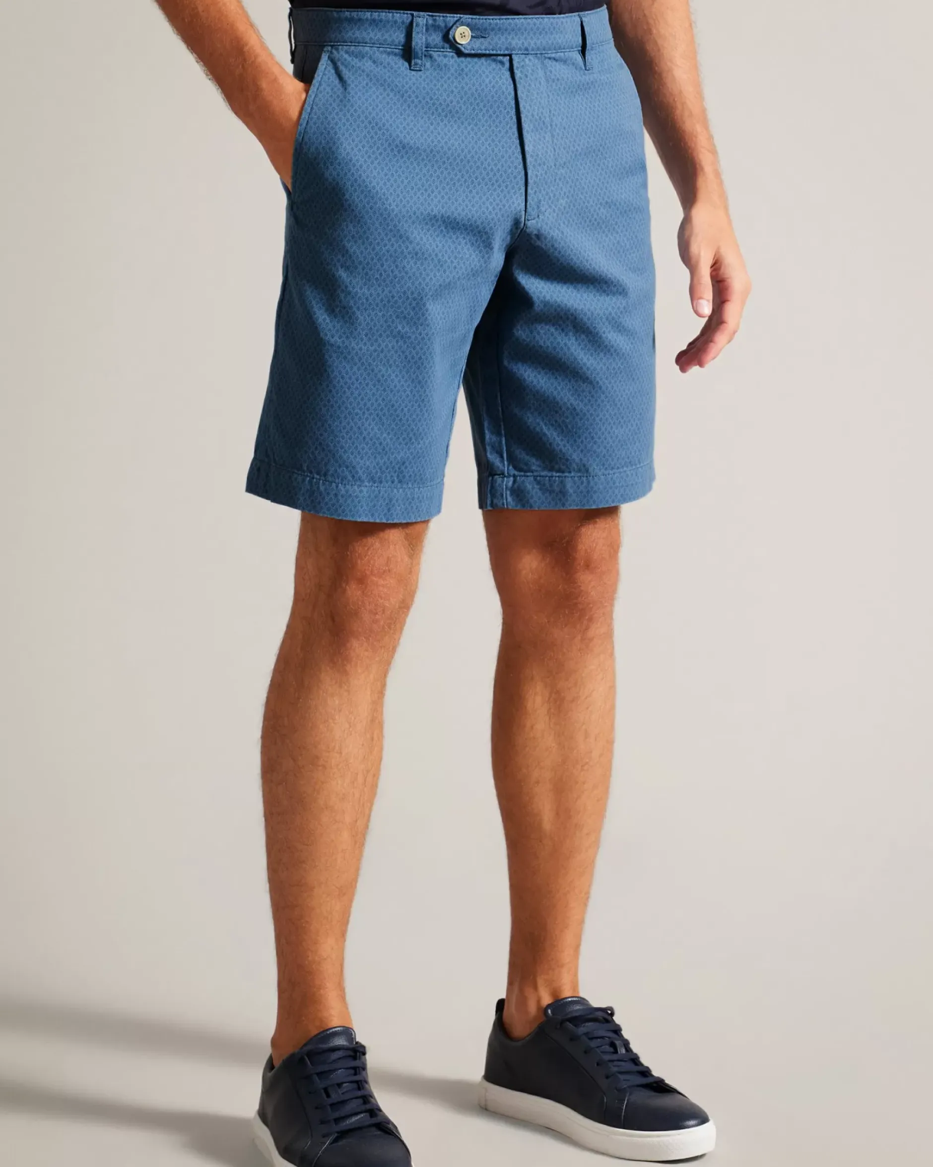 Sale Estate Men Shorts