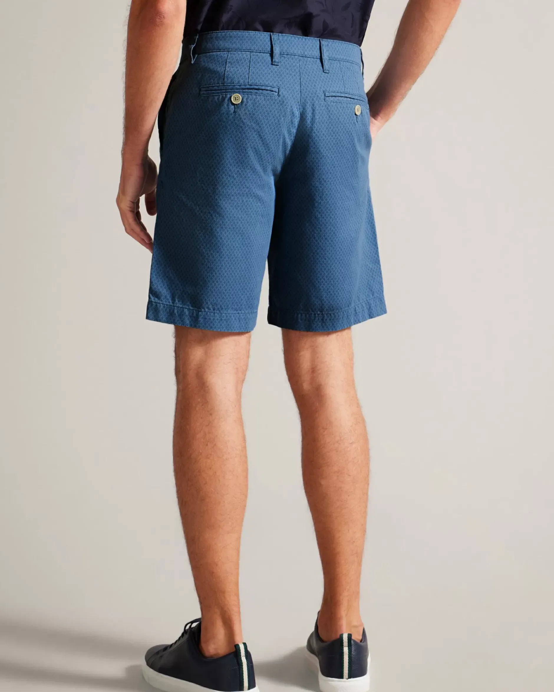 Sale Estate Men Shorts