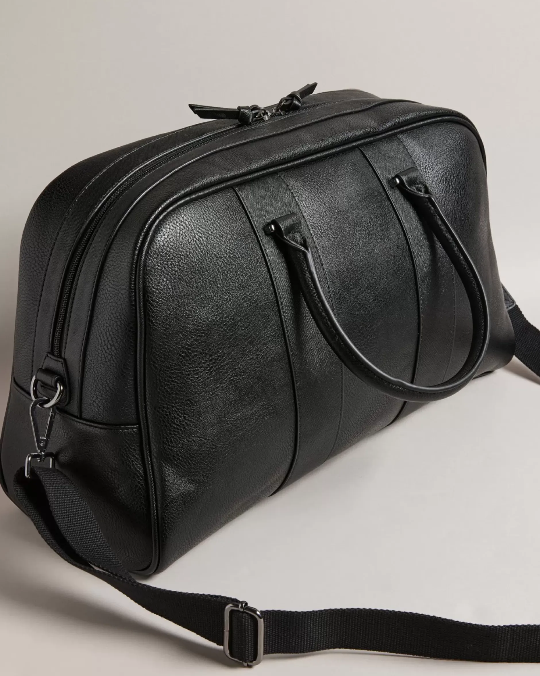 Evian Men Holdalls & Weekend Bags