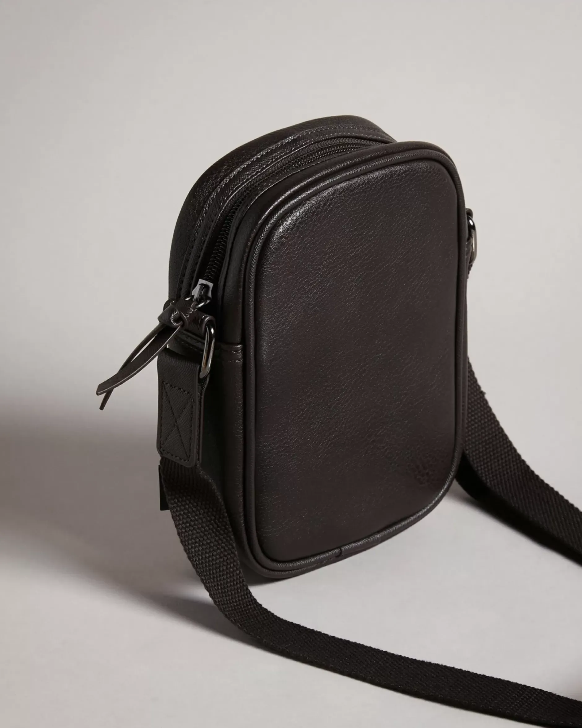 Best Evver Men Cross Body Bags