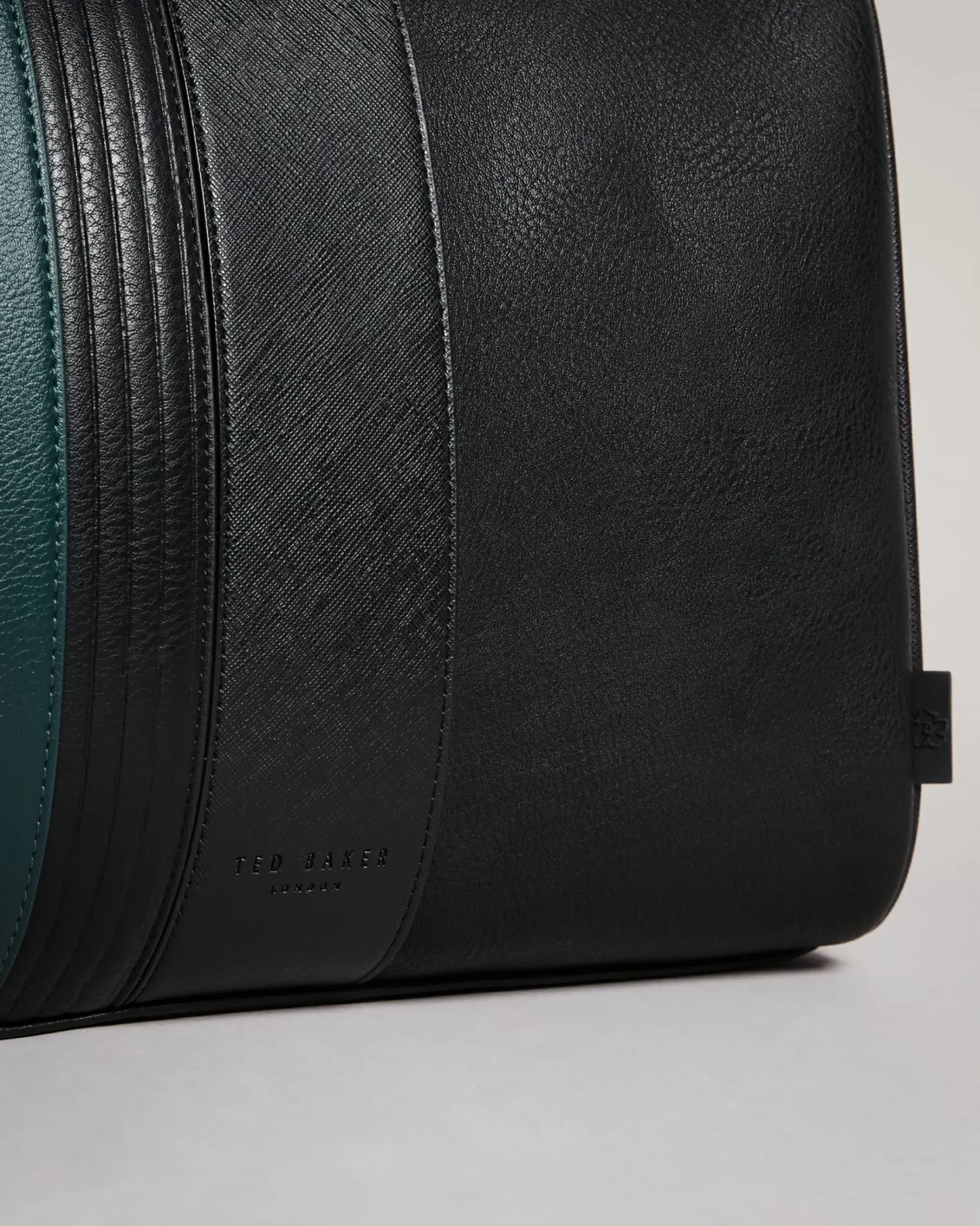 Best Evyday Men Holdalls & Weekend Bags