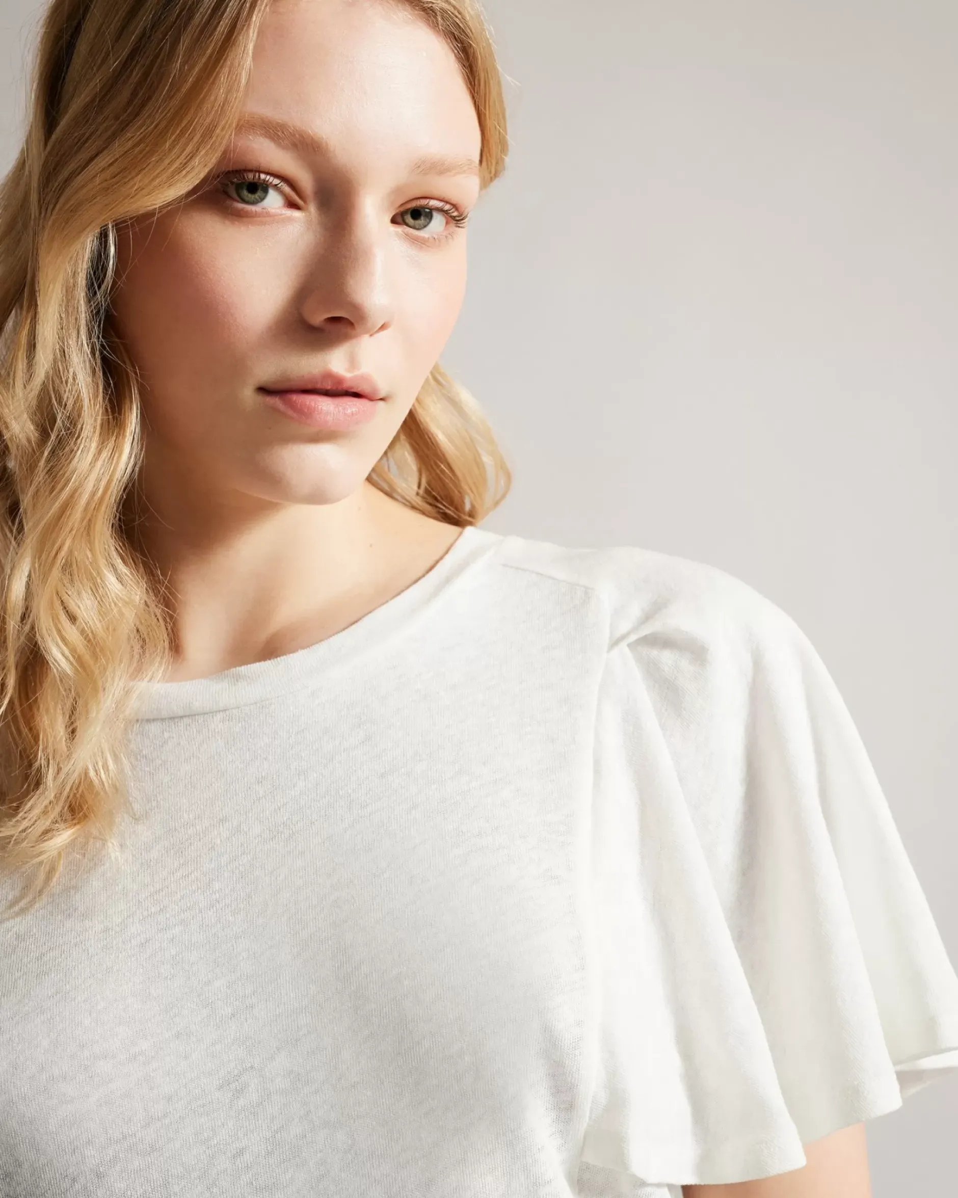 Discount Hallenn Women T-Shirts & Vests