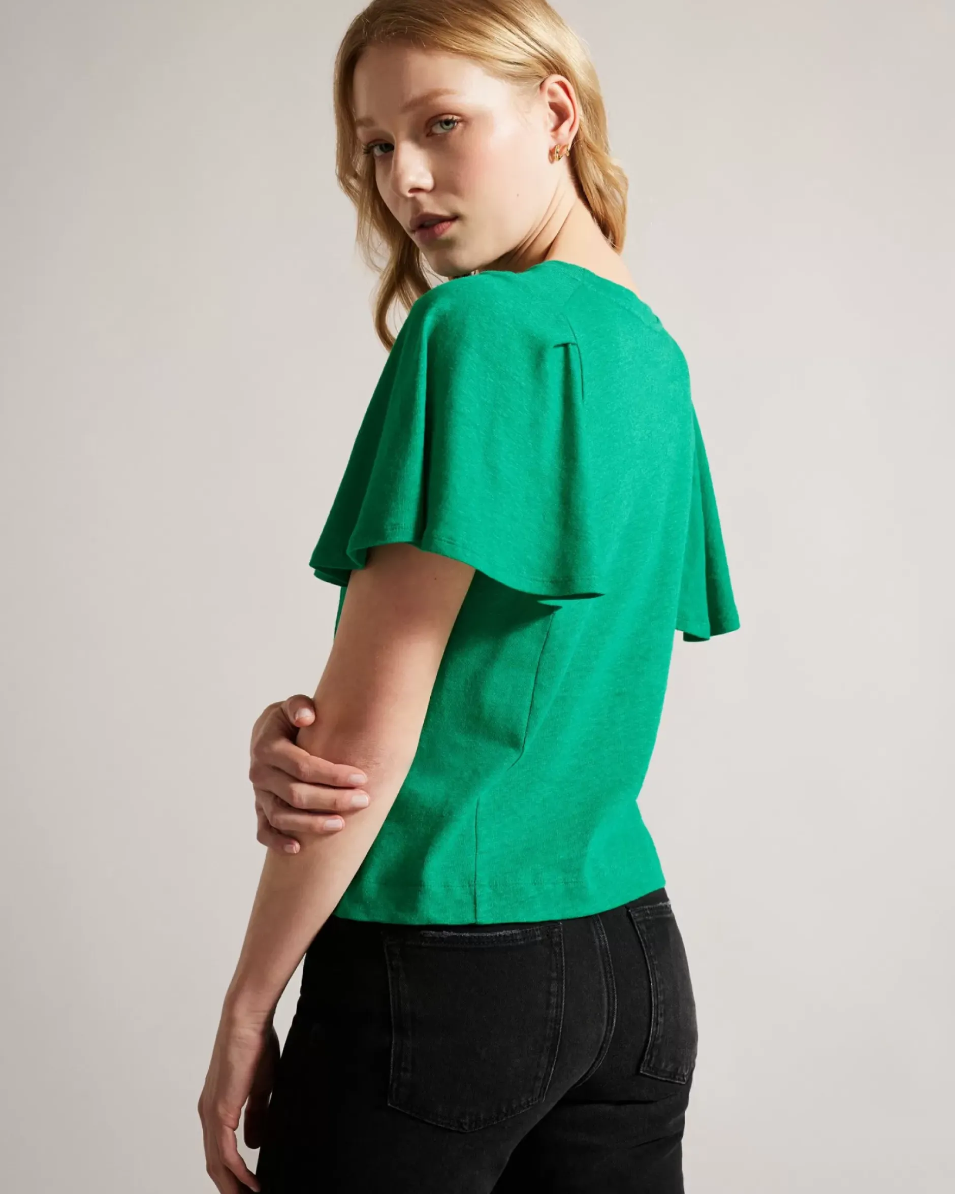 Discount Hallenn Women T-Shirts & Vests