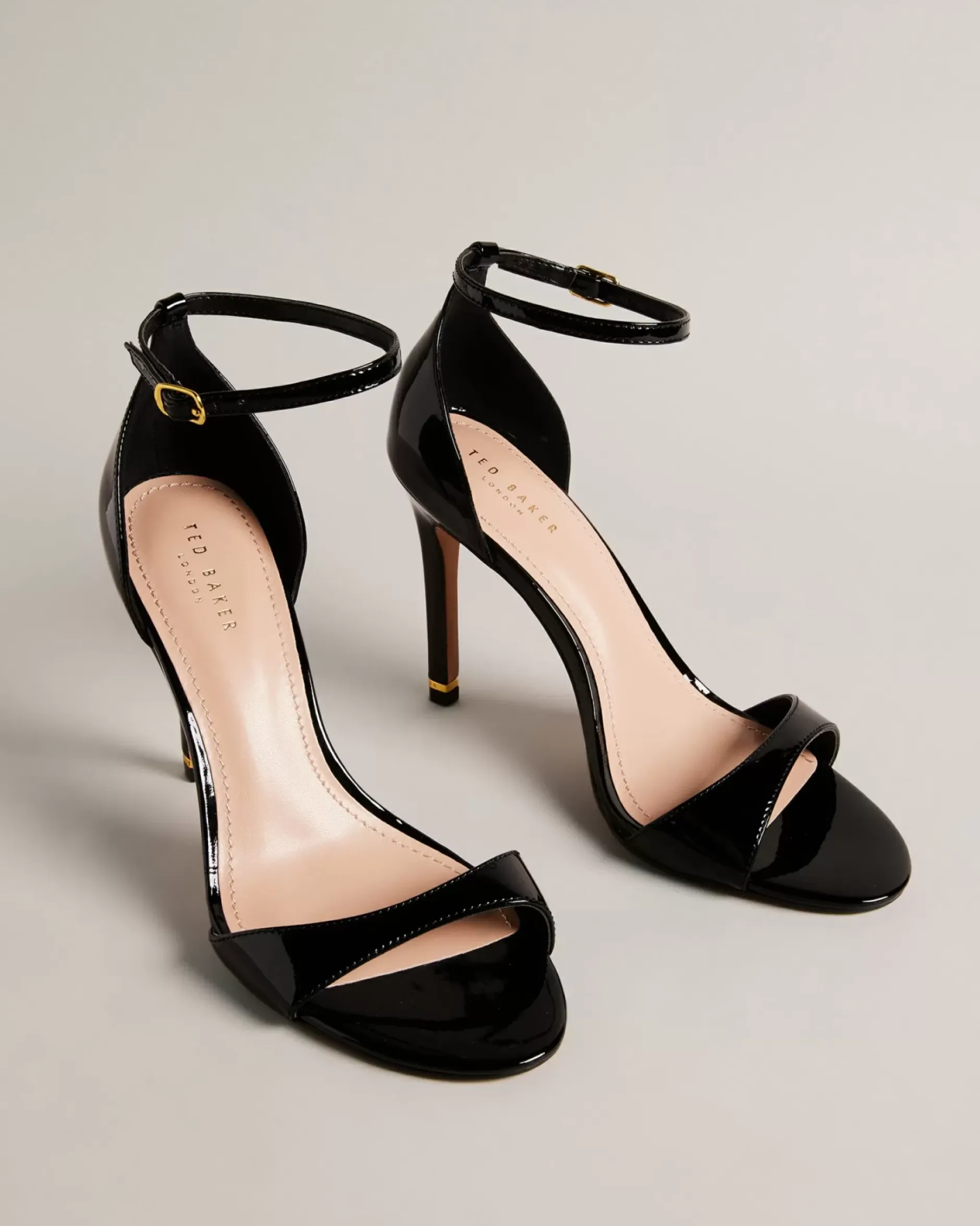 Discount Helmia Women Sandals & Sliders