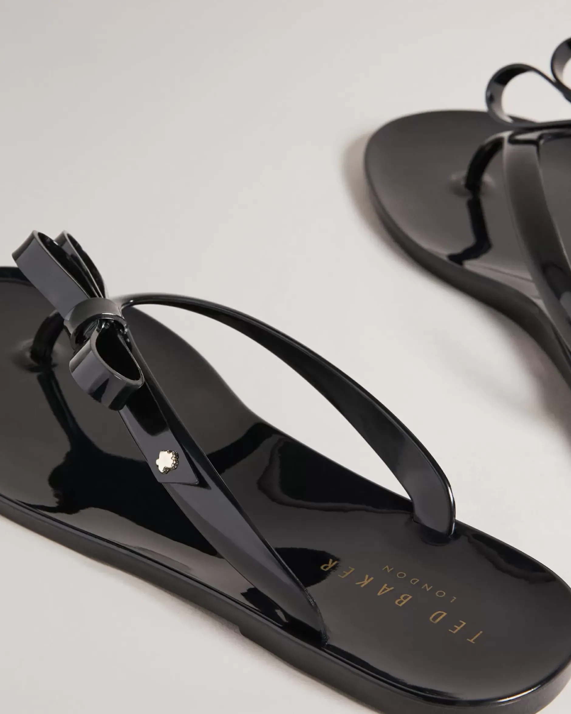 Online Jassey Women Sandals & Sliders