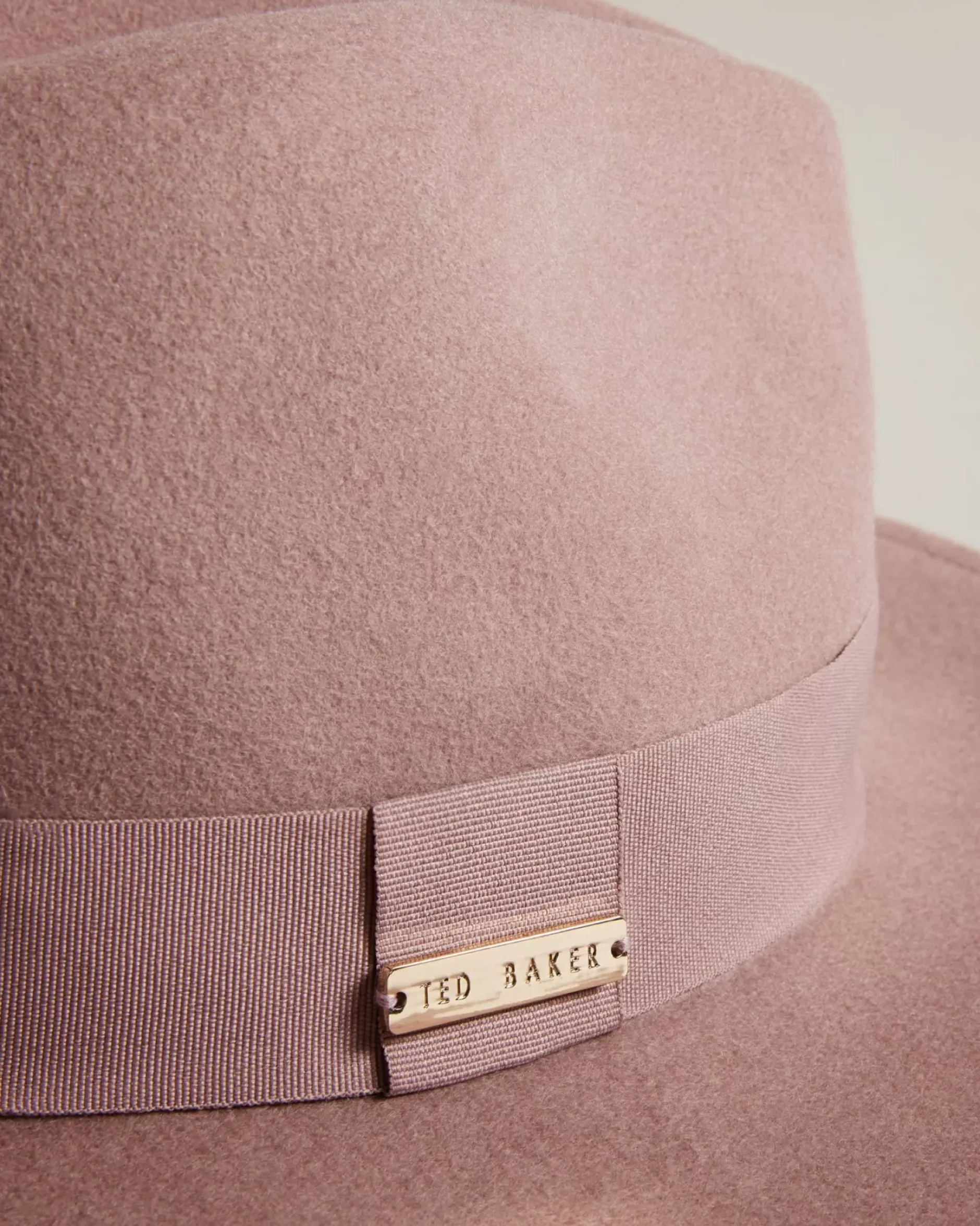 Discount Kellio Women Hats