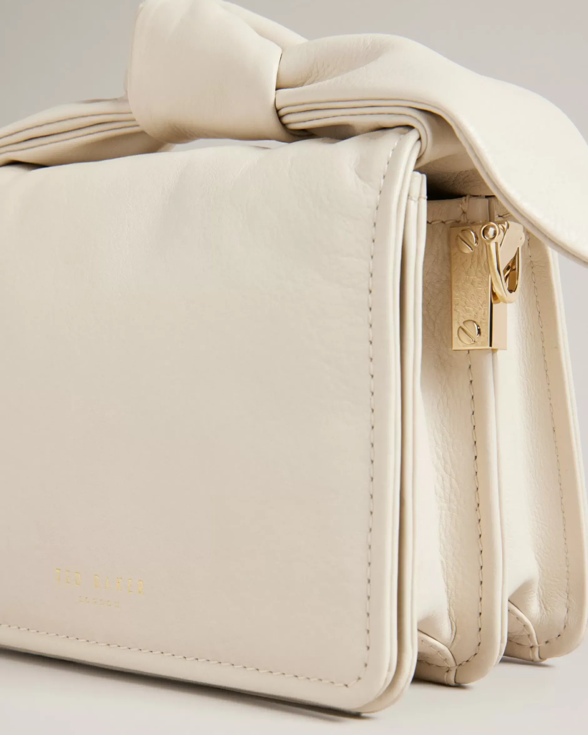 Discount Niyah Women Crossbody Bags