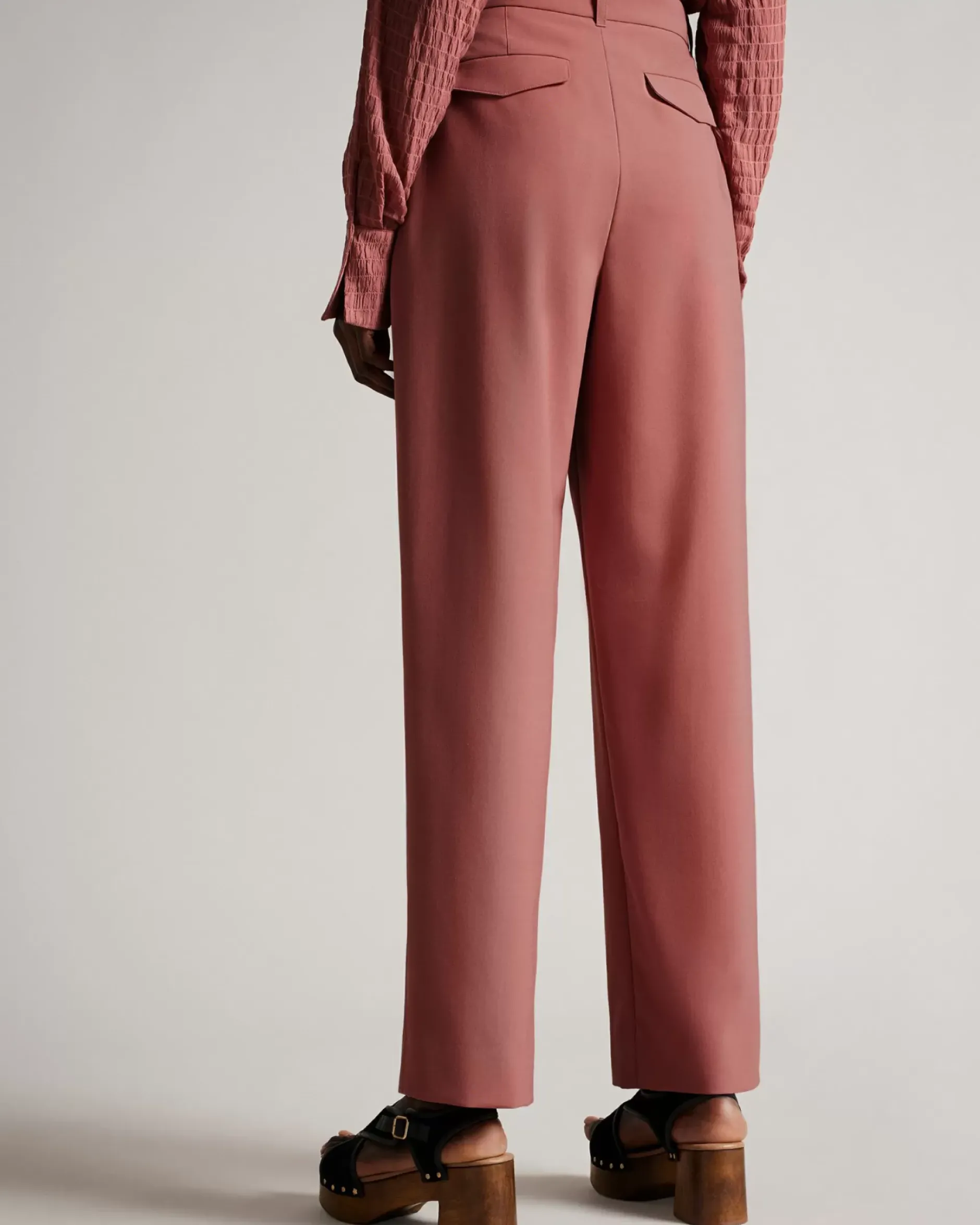 New Oraya Women Trousers & Shorts