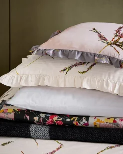 Sale Pinka Bedding