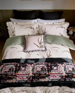 New Pinkih Bedding