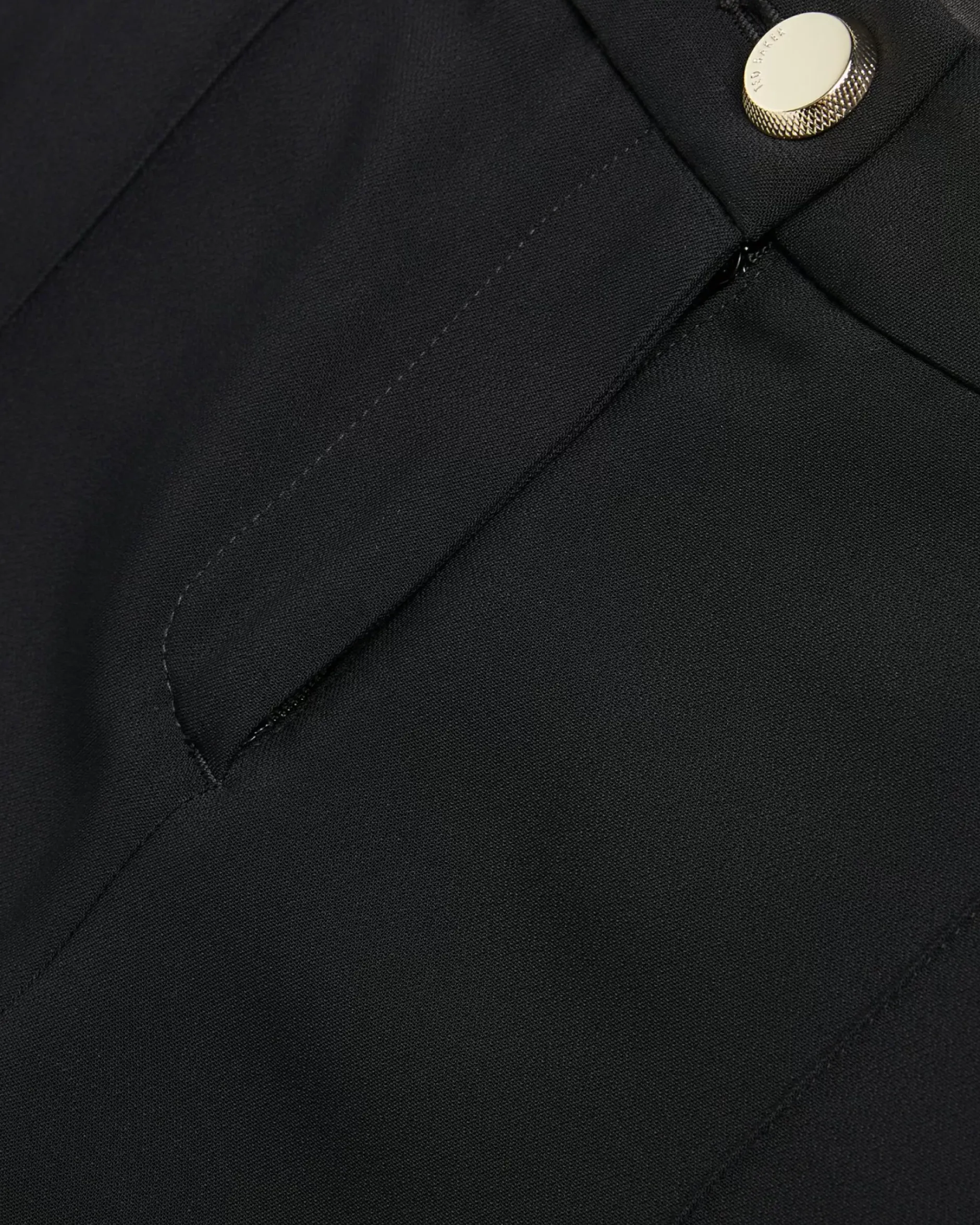 Raeet Women Trousers & Shorts