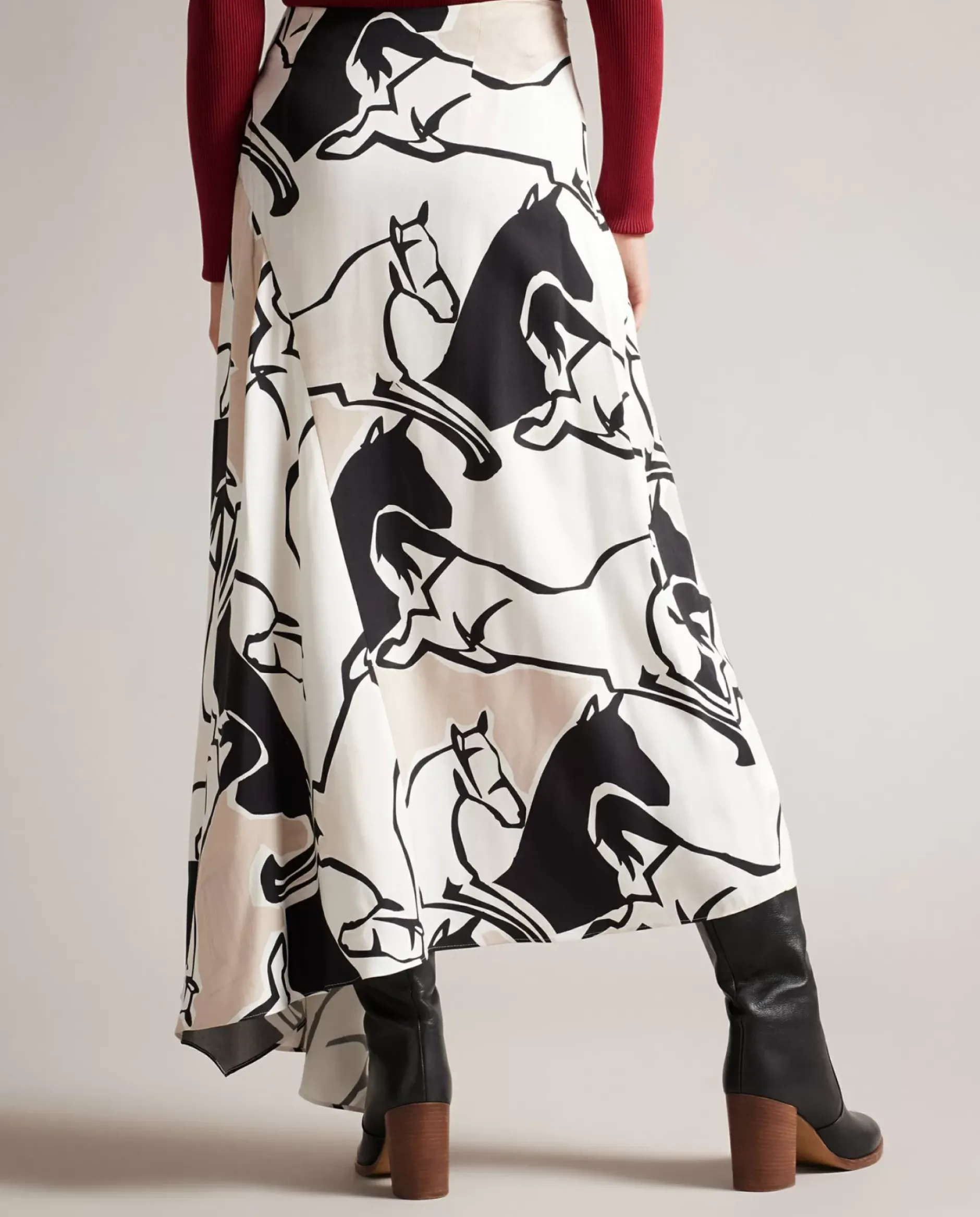 Outlet Selenia Women Skirts