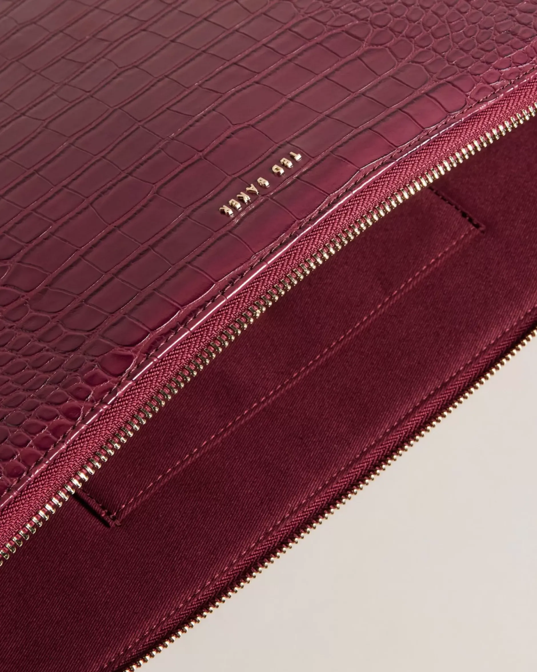 Sale Stila Women Tech Accessories