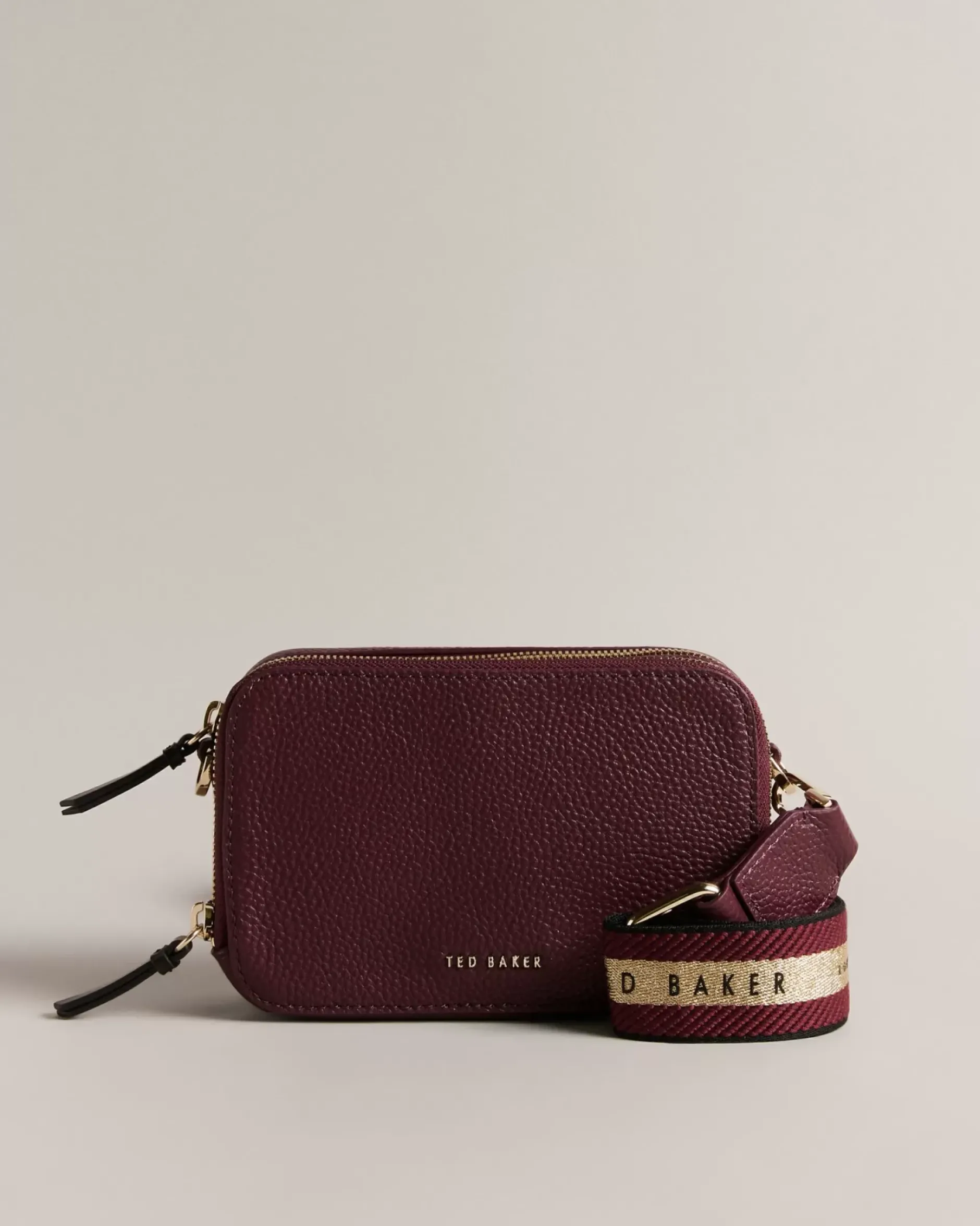 Discount Stunna Women Icon Bags & Signature Bags