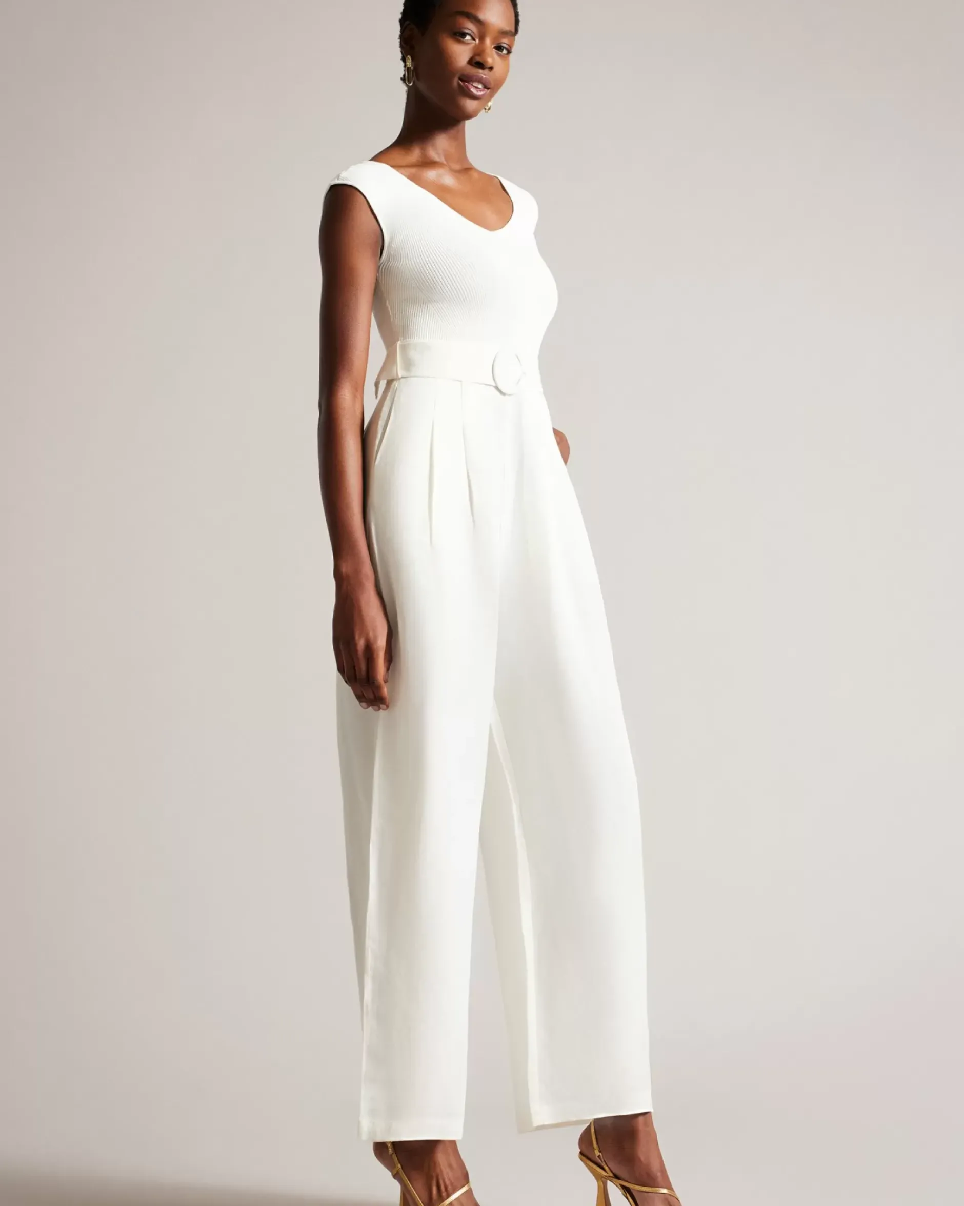 New Tabbiaa Women Trousers & Shorts