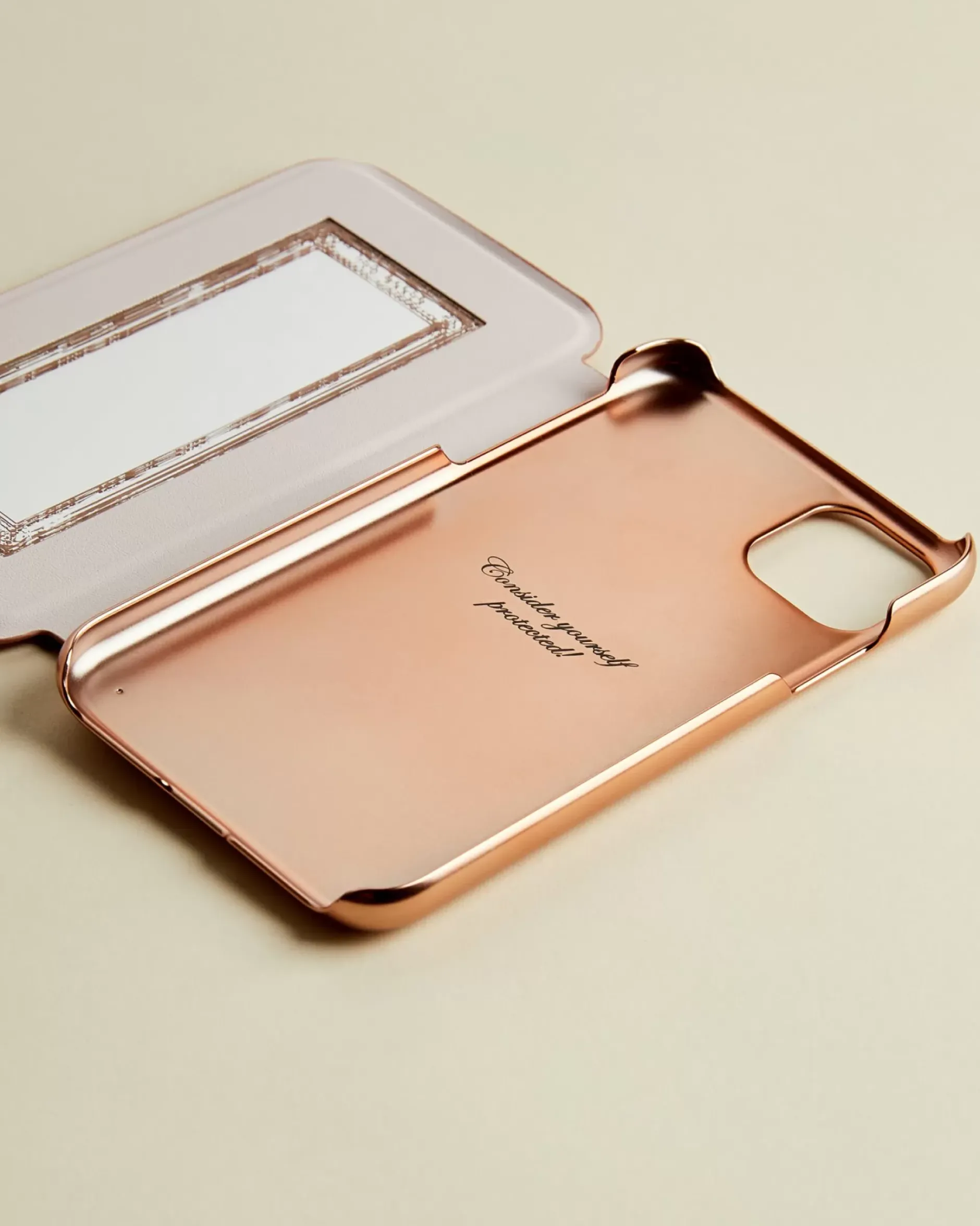 Discount Tiilly Women Tech Accessories