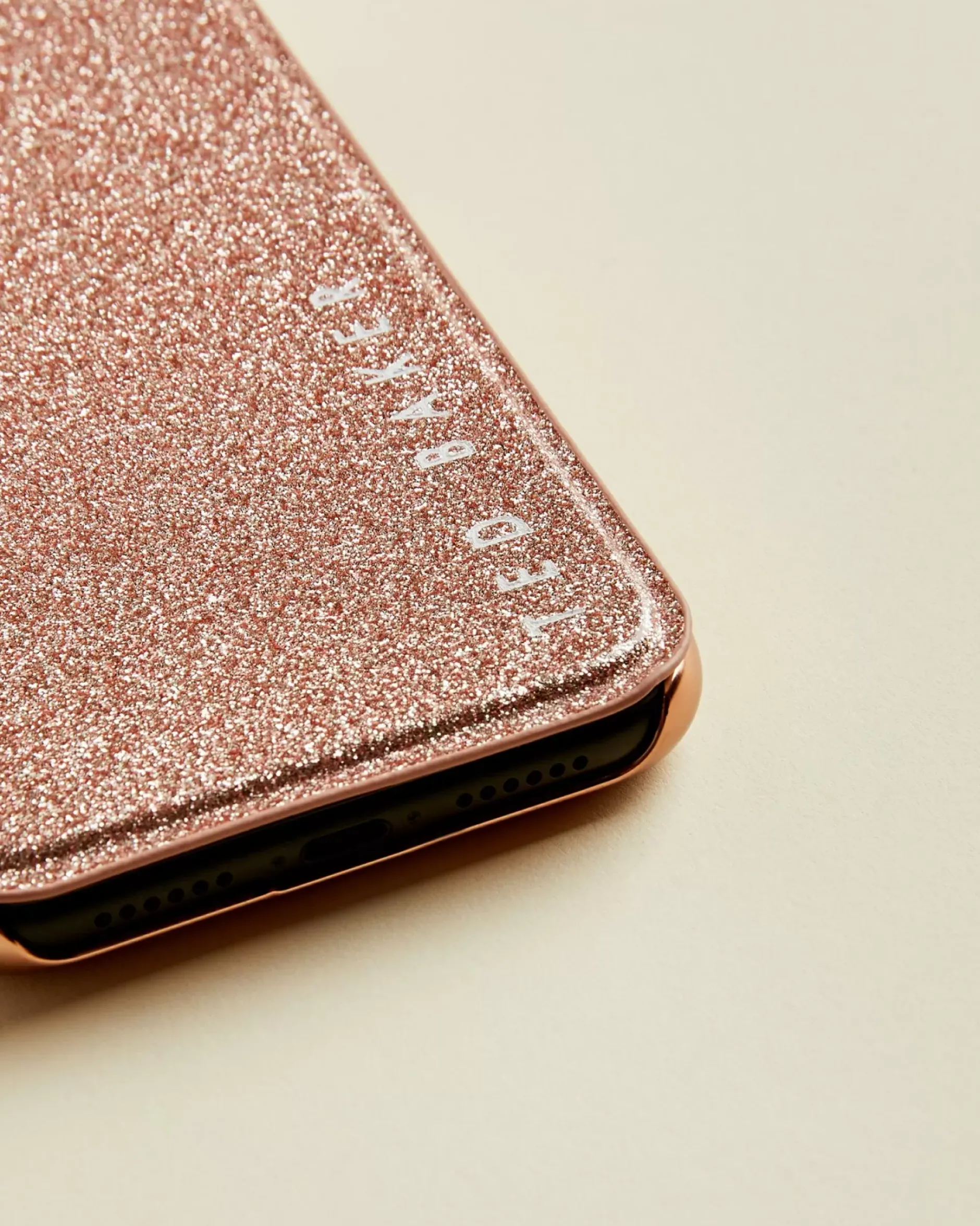 Discount Tiilly Women Tech Accessories
