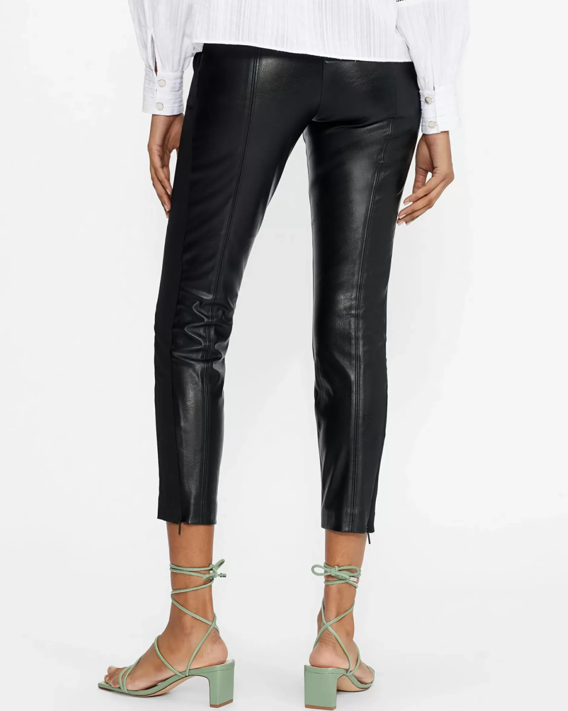 Outlet Vllada Men Trousers & Chinos
